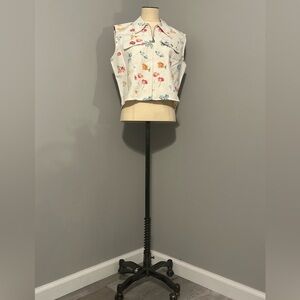Liz Claiborne Liz Sport white floral vest size 10